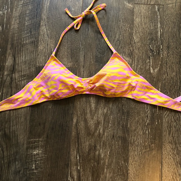 VS Bikini Top NWOT - Picture 1 of 3